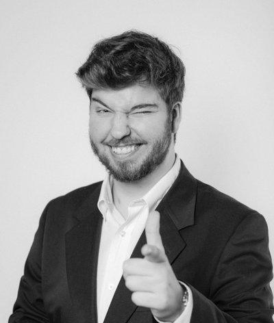 Adrián Karpoukhine León 